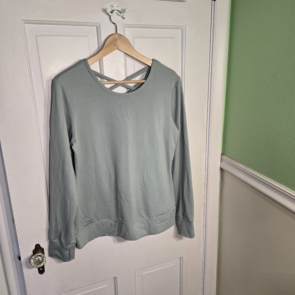 Crane Criss Cross Sweatshirt Size M